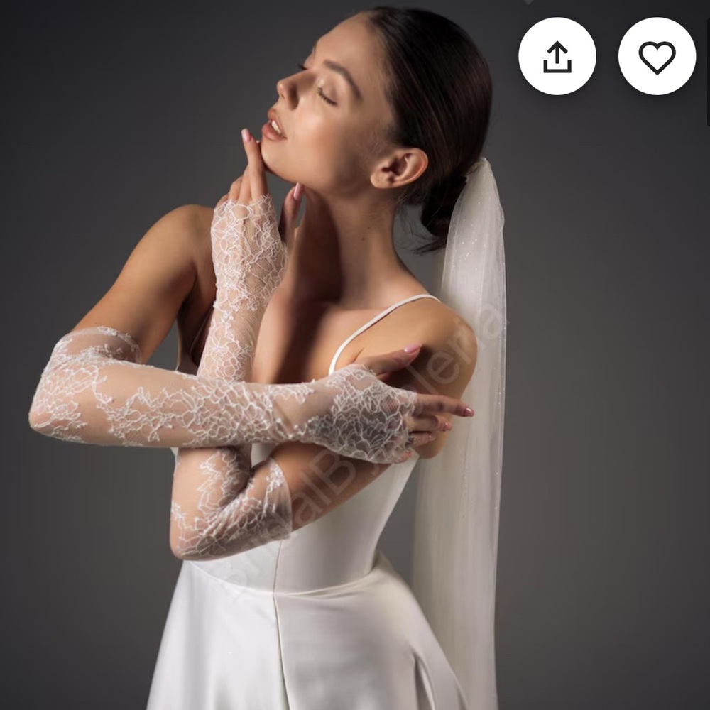 Bridal white lace gloves